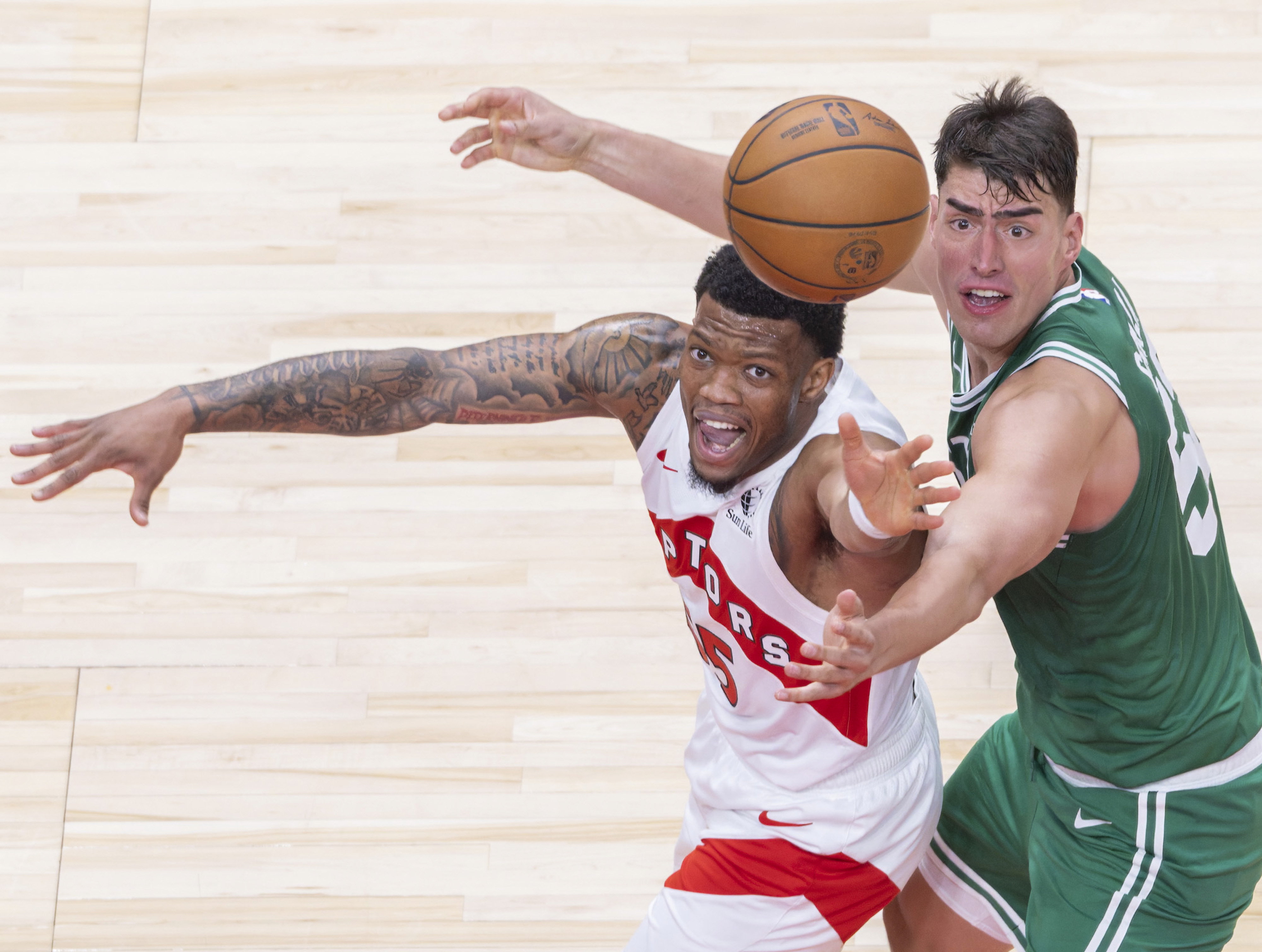 爱游戏体育-包含多伦多猛龙迎CBA常规赛关键赛，赛前远射贴柱，赛场秩序良好，球队文化再被提及的词条