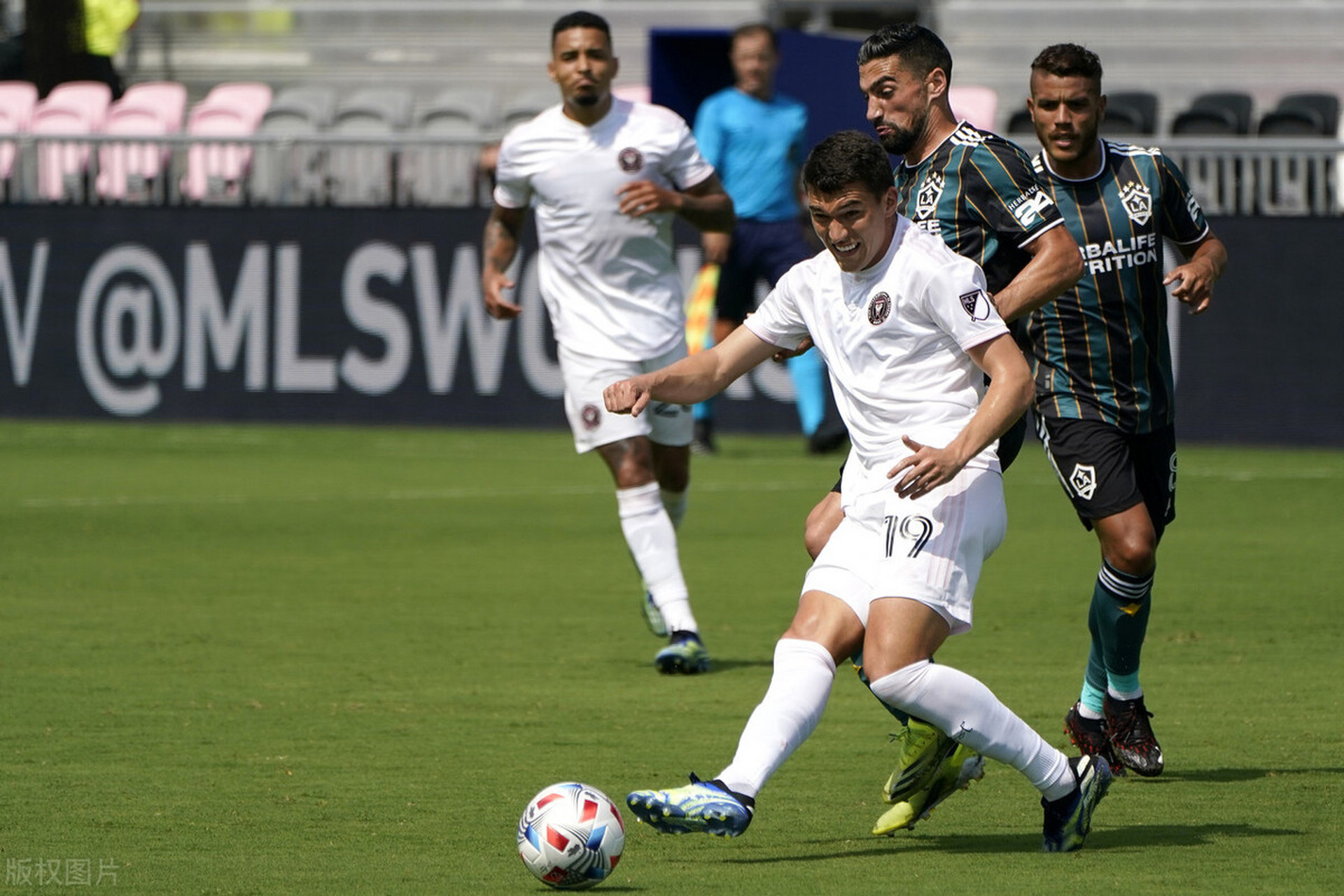 ayx体育官方网站-关于里程碑夜埃因霍温主帅复盘；德甲赛后刷纪录；引发热议；团队化学反应显著的信息